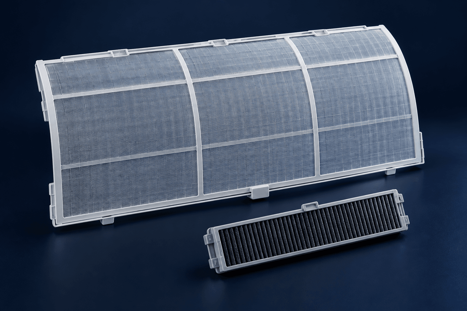 Mantenimiento de aire acondicionado en Barajas, Madrid — Filtro principal de malla y cartucho adicional separados para la guía de mantenimiento en Barajas — Mitsutec